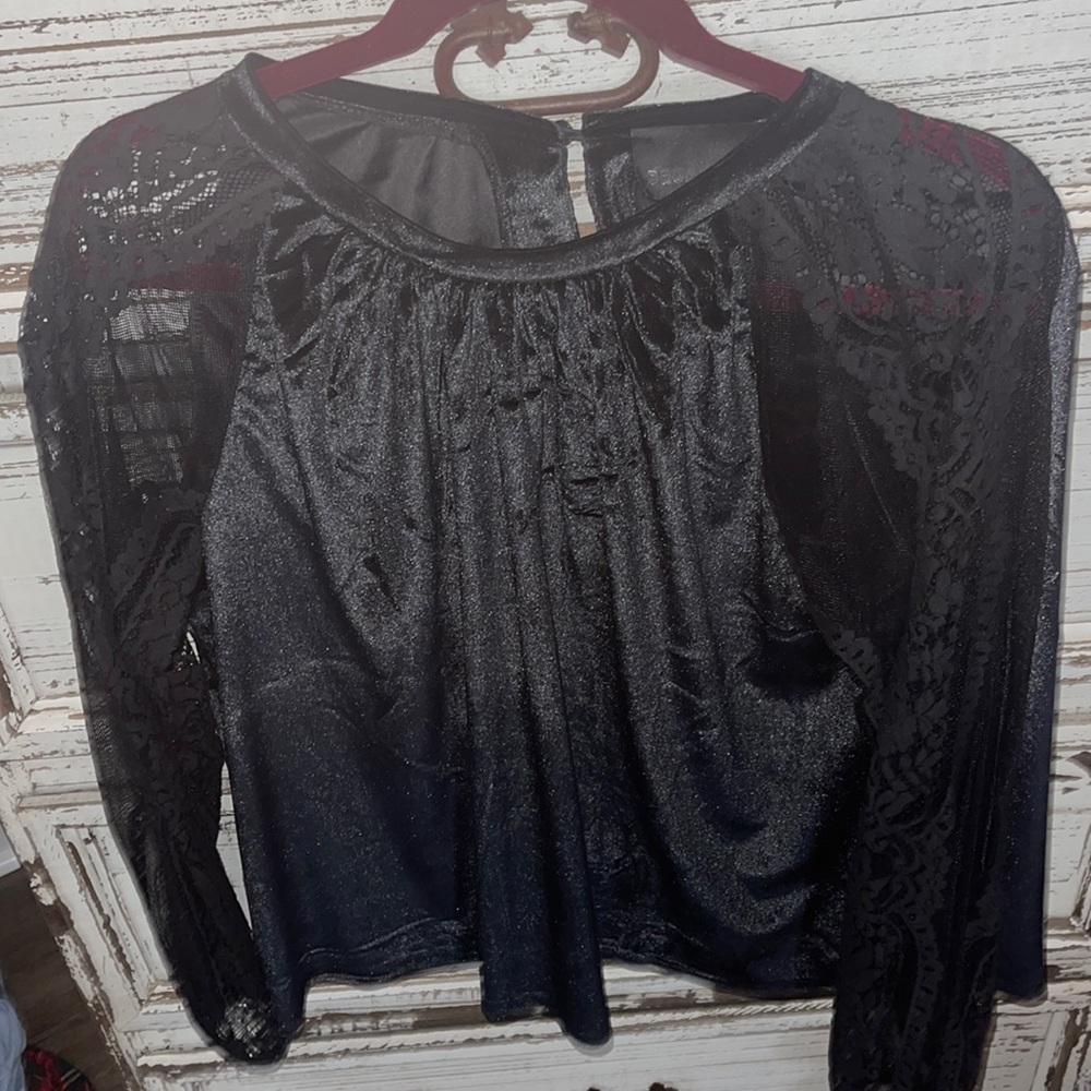 NWOT broadway black velvet with lace long sleeves back closure so fine size xl